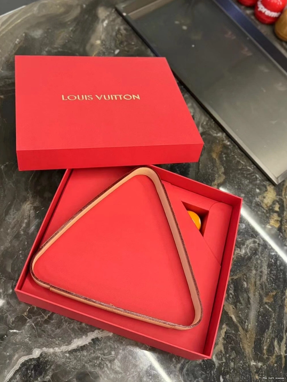 LV TABLE POOL SET 0712